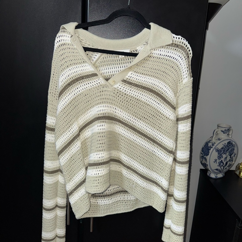 Vince Cream and White V-Neck Sweater